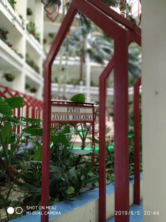 Benalbeach Jr Suite Малага Экстерьер фото