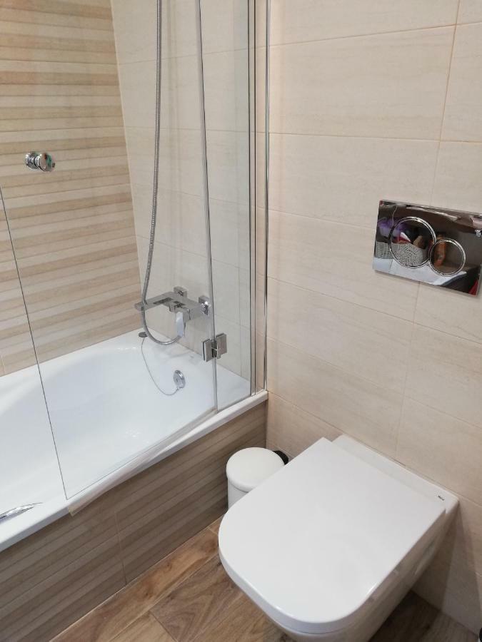Benalbeach Jr Suite Малага Экстерьер фото